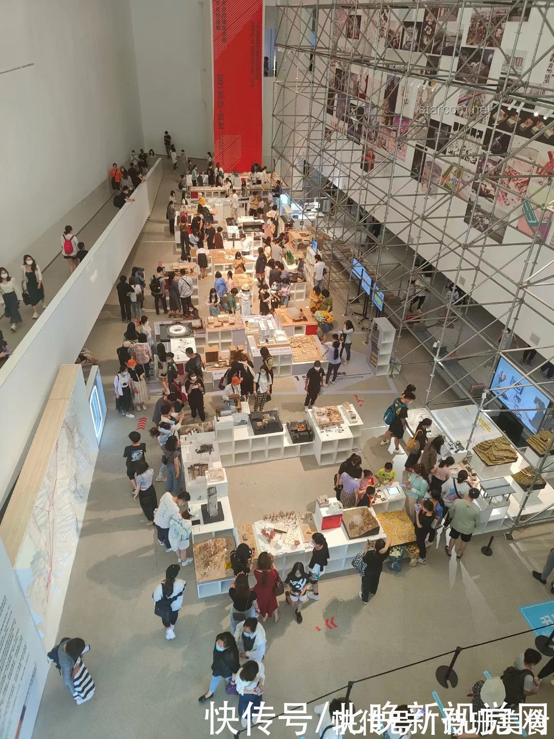 如何应对“熊孩子疑损坏多件央美毕业展作品”事件